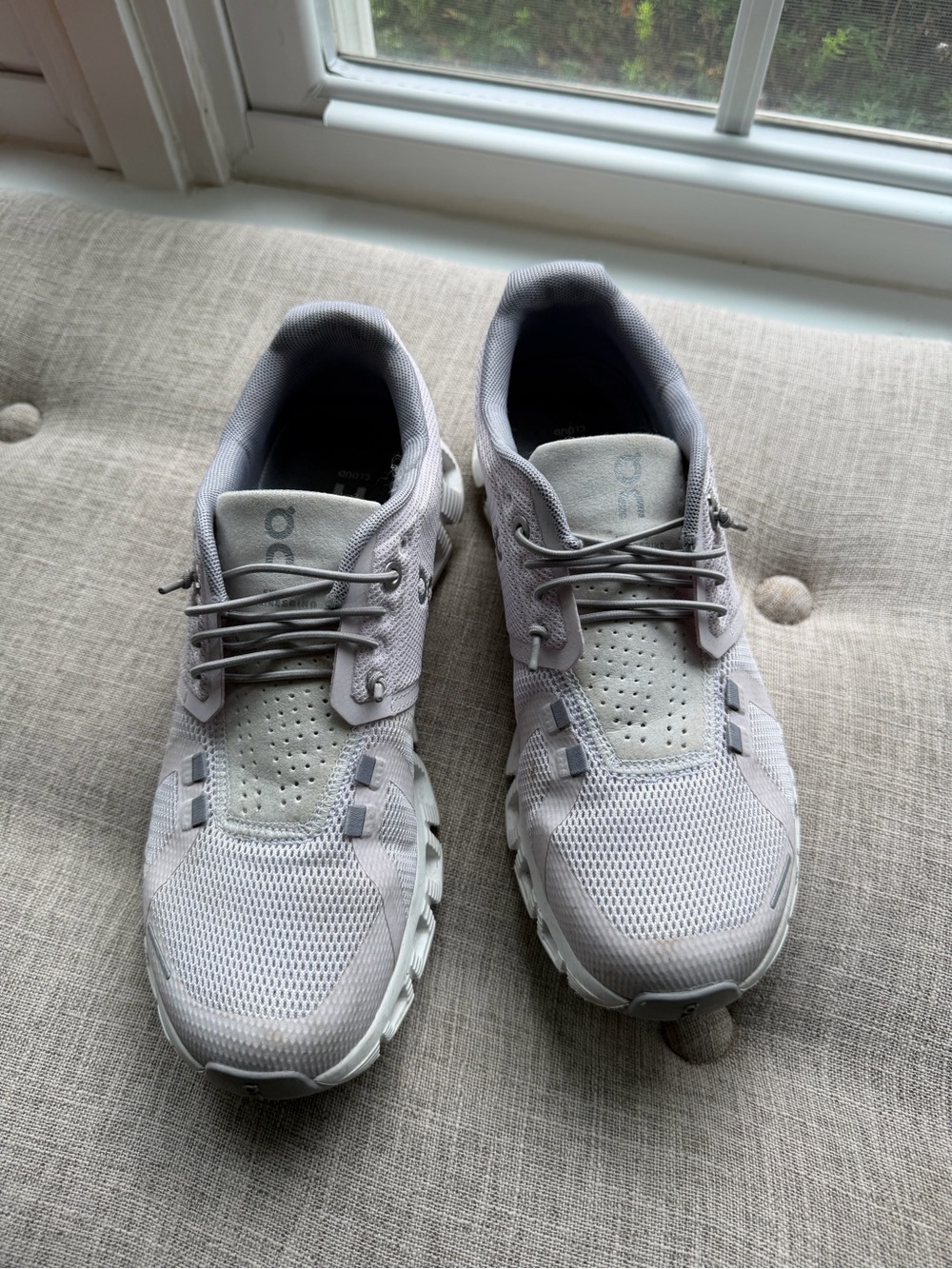 On Running Women’s Sneakers in Light Gray and White